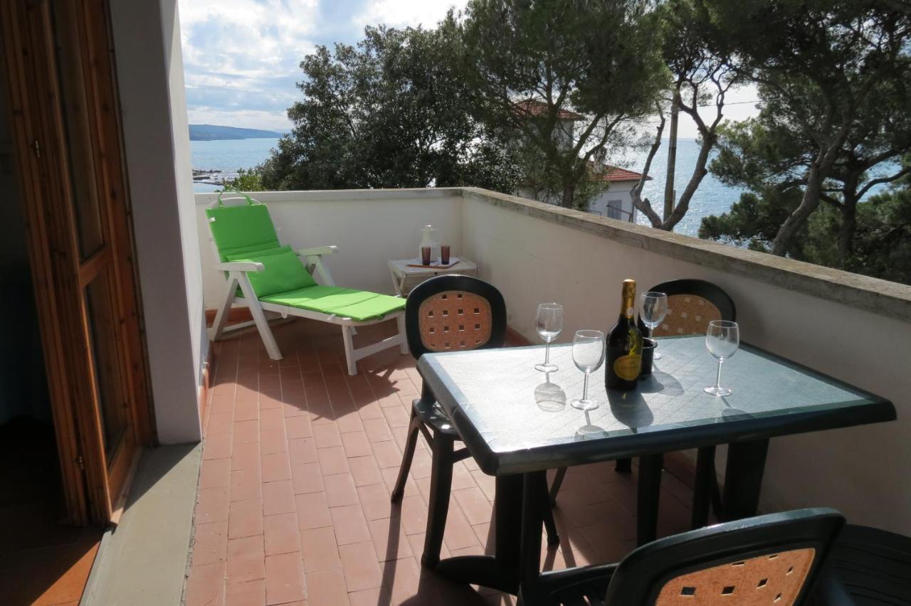 Bellavista Beachfront Apartments Quercianella Εξωτερικό φωτογραφία