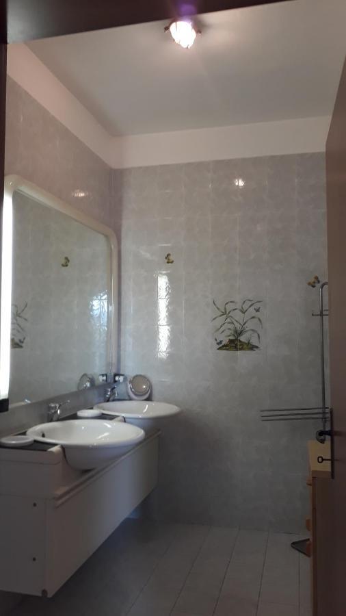 Bellavista Beachfront Apartments Quercianella Εξωτερικό φωτογραφία